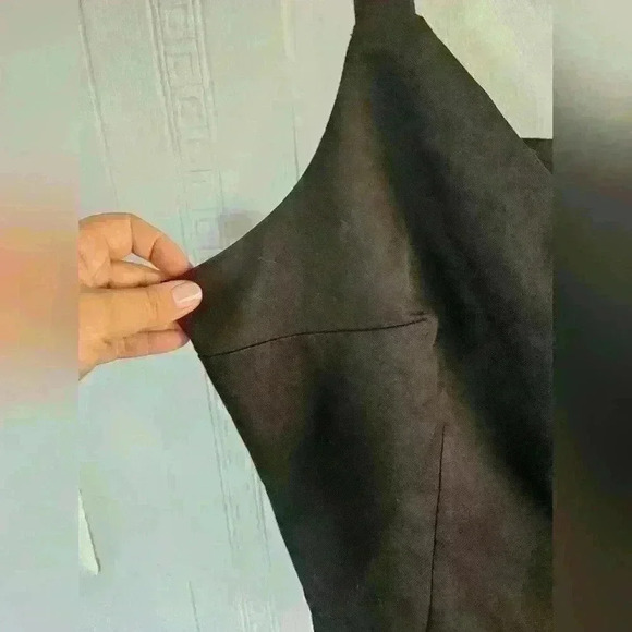 H&M Divided Black Sleeveless Wide Strap Cropped Vest Size XXL NWOT - Picture 3 of 10